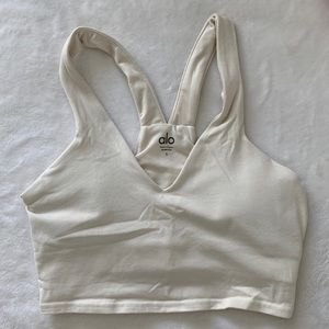 ALO yoga racer back sports bra. Matching bottoms available.